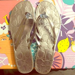 Women’s authentic Coach flip flops size 7/8